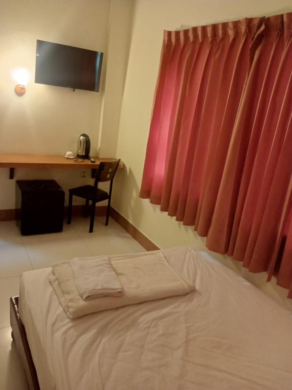 Galaxy Rs Hotel Пном Пен Екстериор снимка