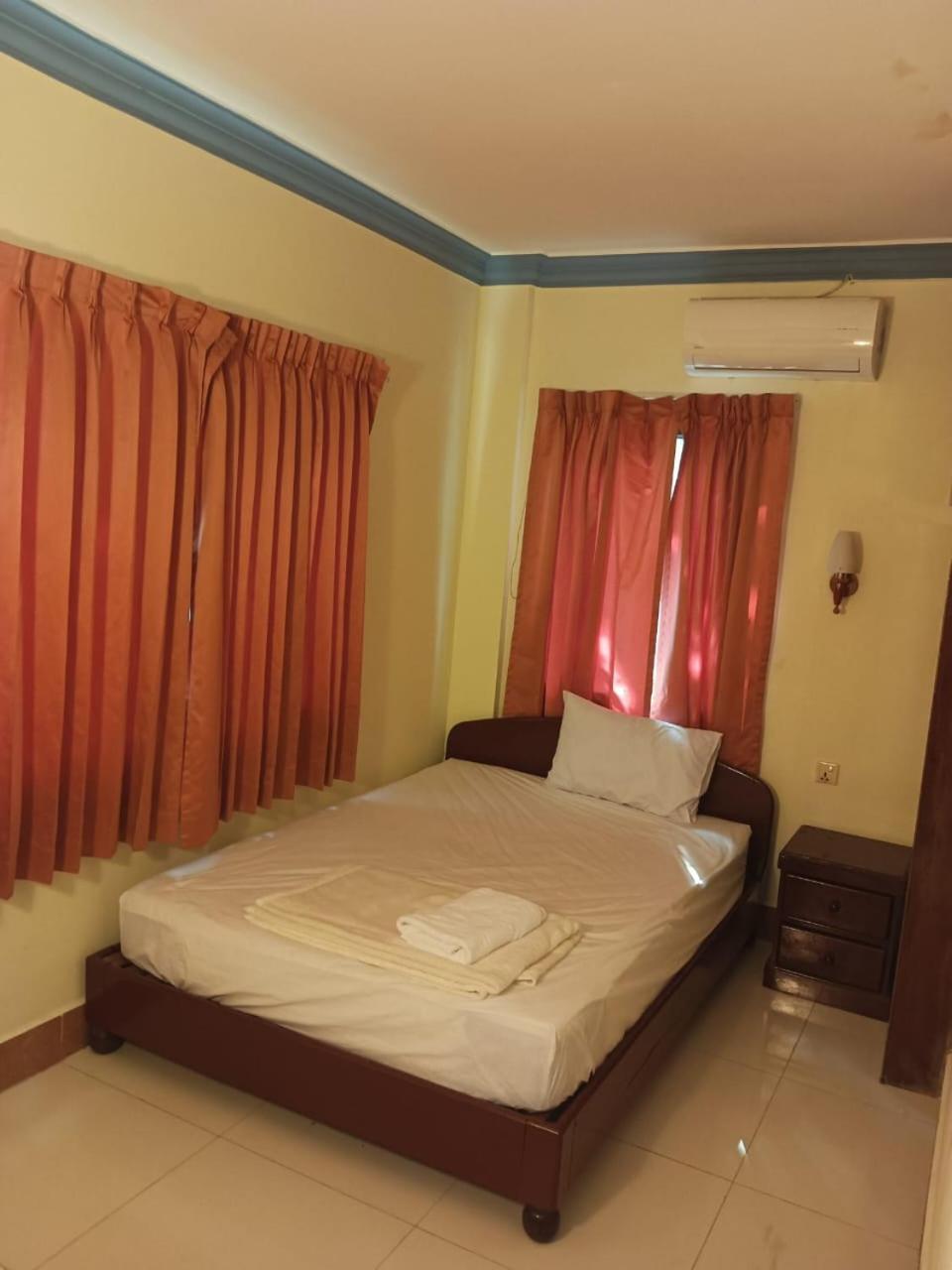 Galaxy Rs Hotel Пном Пен Екстериор снимка