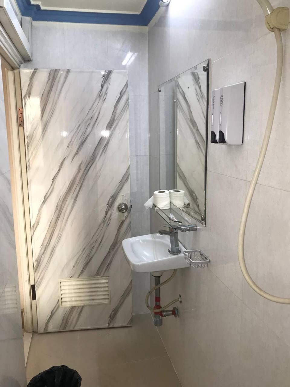 Galaxy Rs Hotel Пном Пен Екстериор снимка