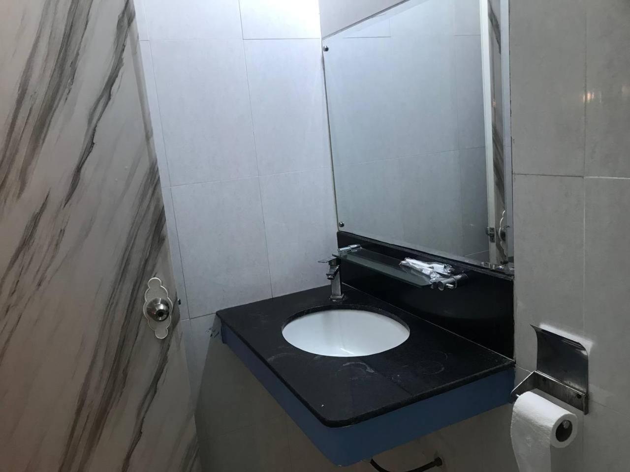 Galaxy Rs Hotel Пном Пен Екстериор снимка